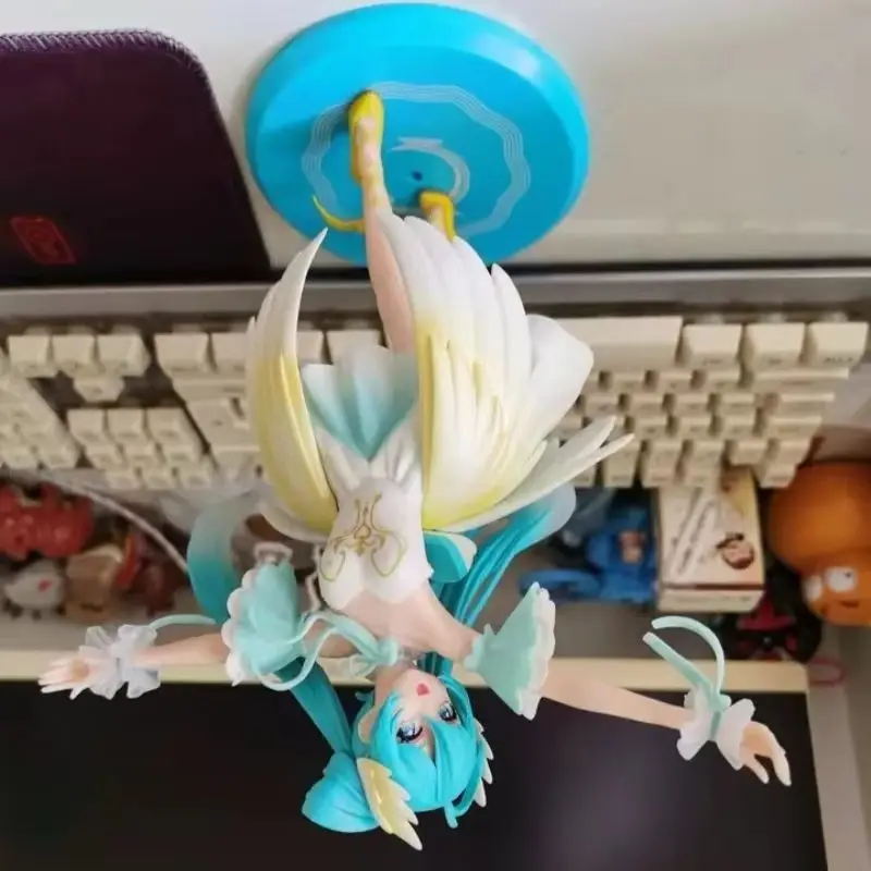 bandai-banpresto-hatsune-miku-evolve-swan-lake-figurine-de-dessin-anime-ornements-de-bureau-cadeaux-pour-enfants-modele-peripherique-de-decoration-nouvelle-collection