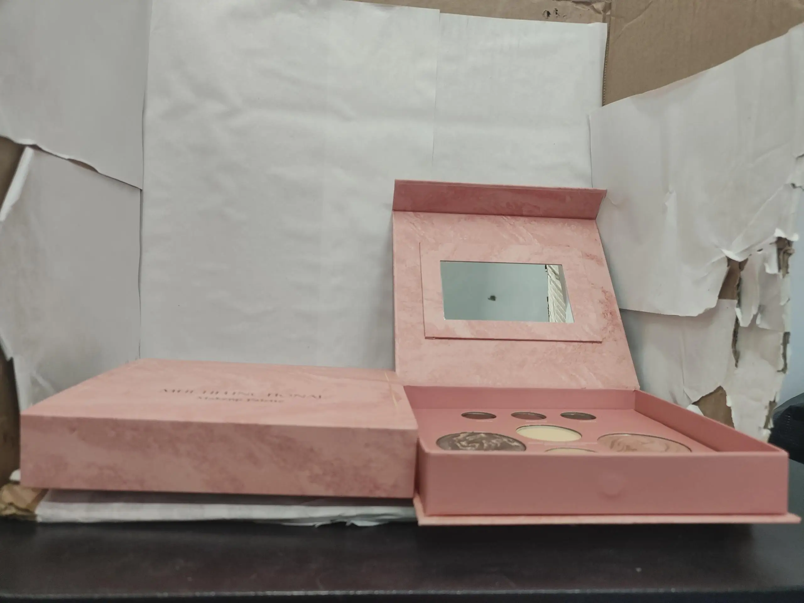 多機能メイクアップパレット オールマットアイメイクアップパレット デイリーハイライトアイシャドウ