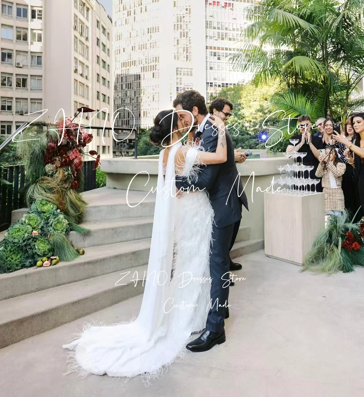 ZHIO 絶妙な羽根飾り付き2ピースウェディングパーティードレス オフショルダー マーメイドスイープトレイン ホワイトサテンイブニングガウン 女性用カスタムメイド