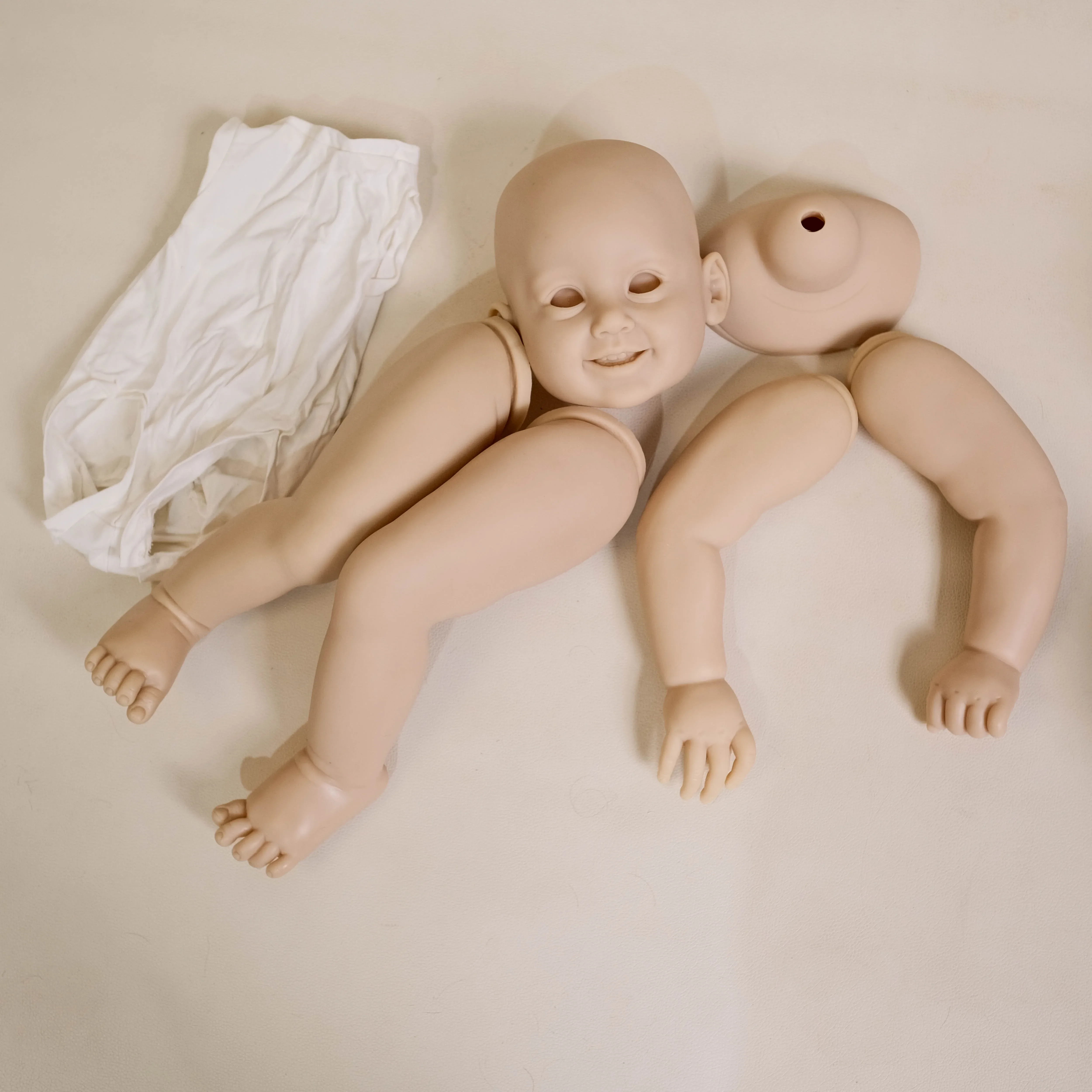 DLS 28 pulgadas Cammi piezas de muñeca en blanco sin pintar DIY cuerpo de tela y conectores kit de muñeca de vinilo duro