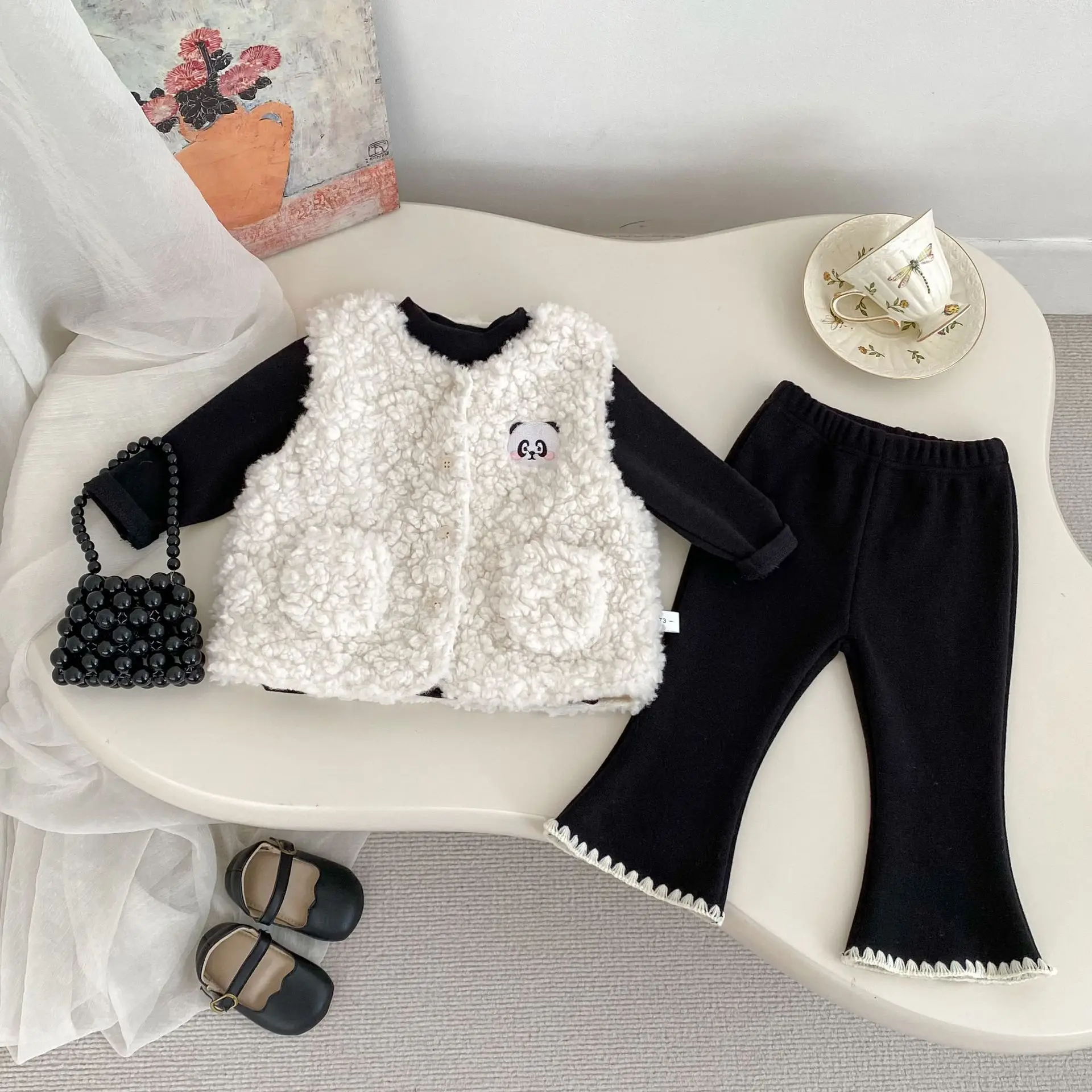 2025 Girls' Winter Set Super Cute Thick Vest Vest with Velvet Base, Versatile Bellbottom Pants, 3-Piece Set