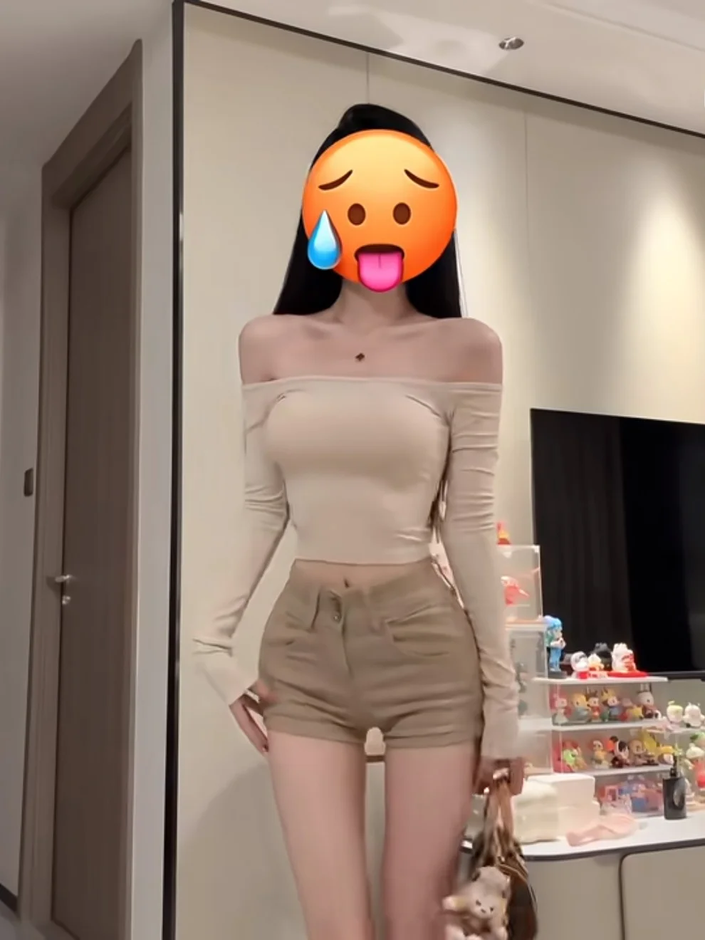 

Hot Girl Pure Desire One Shoulder Short Tight Crop Top Long Sleeve T-Shirt High Waist Elastic Butt Covering Denim Shorts Set