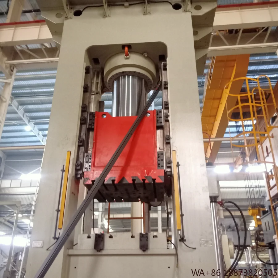 آلة تزوير الضغط الهيدروليكية بإطار 200 طن لثني الصفائح المعدنية والأجزاء الداخلية للسيارات تشكيل الأساسية #1