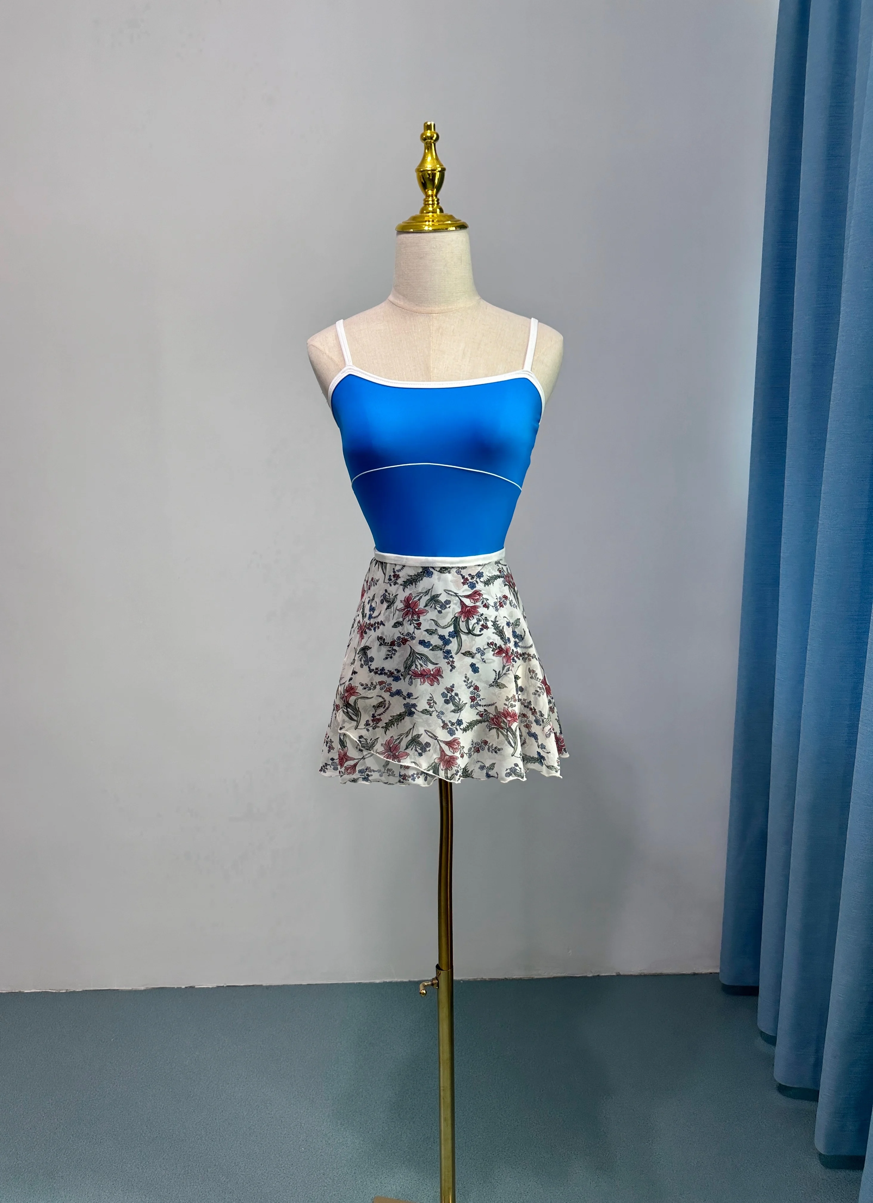 Delantal pequeño de Ballet para mujer, tutú para niña, leotardo de práctica con estampado de nuevo estilo, falda elegante para adultos, vestido de baile de Ballet para ejercicio diario