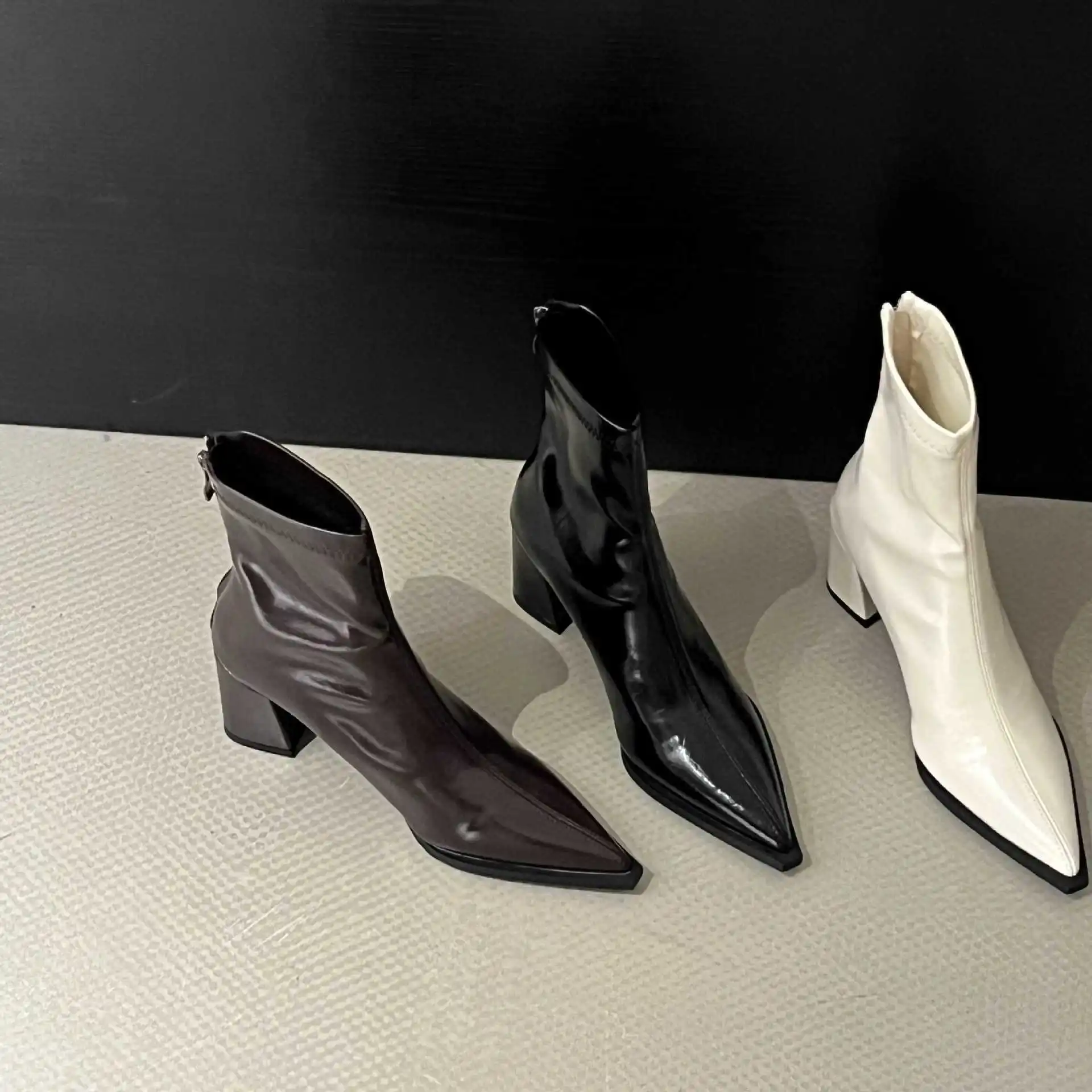 

New 2024 Autumn Winter Pointed Toe Thick Heel Soft Leather Slim Boot Back Zipper Boot Women Short Boot Medium Heel
