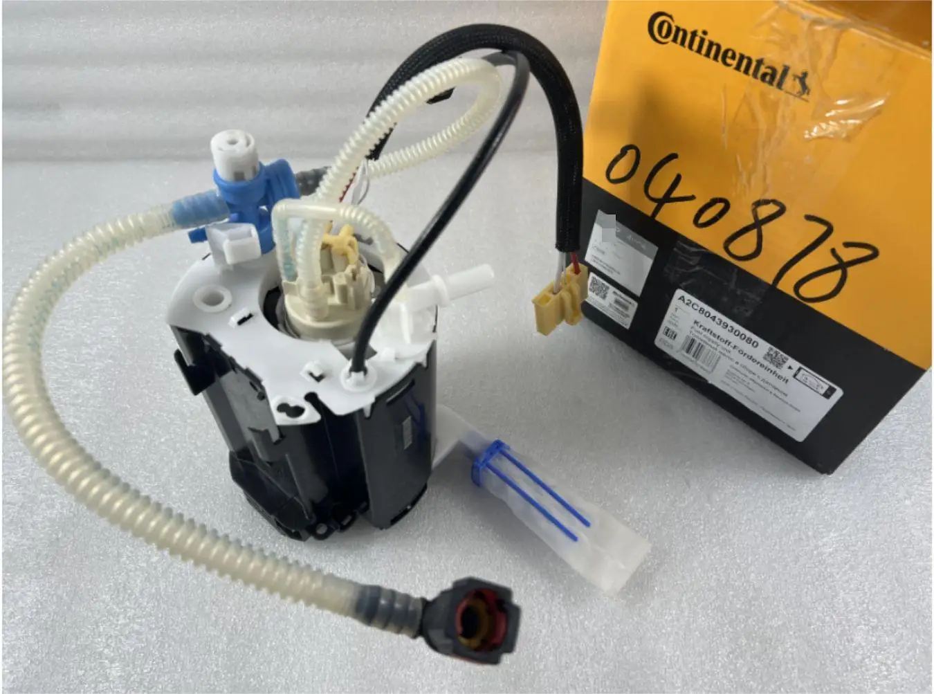 Land Rover fuel pump is applicable to L405 L494 gasoline 3.0T LR040878 A2C8043930080 LR077703