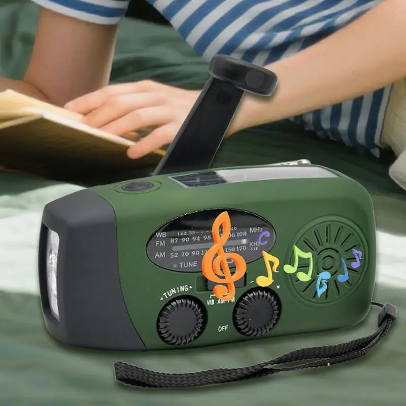 راديو AM FM يعمل بالبطارية مع مصباح يدوي وإنذار بطارية 2000 مللي أمبير في الساعة شاحن هاتف شحن بالطاقة الشمسية للمشي لمسافات طويلة