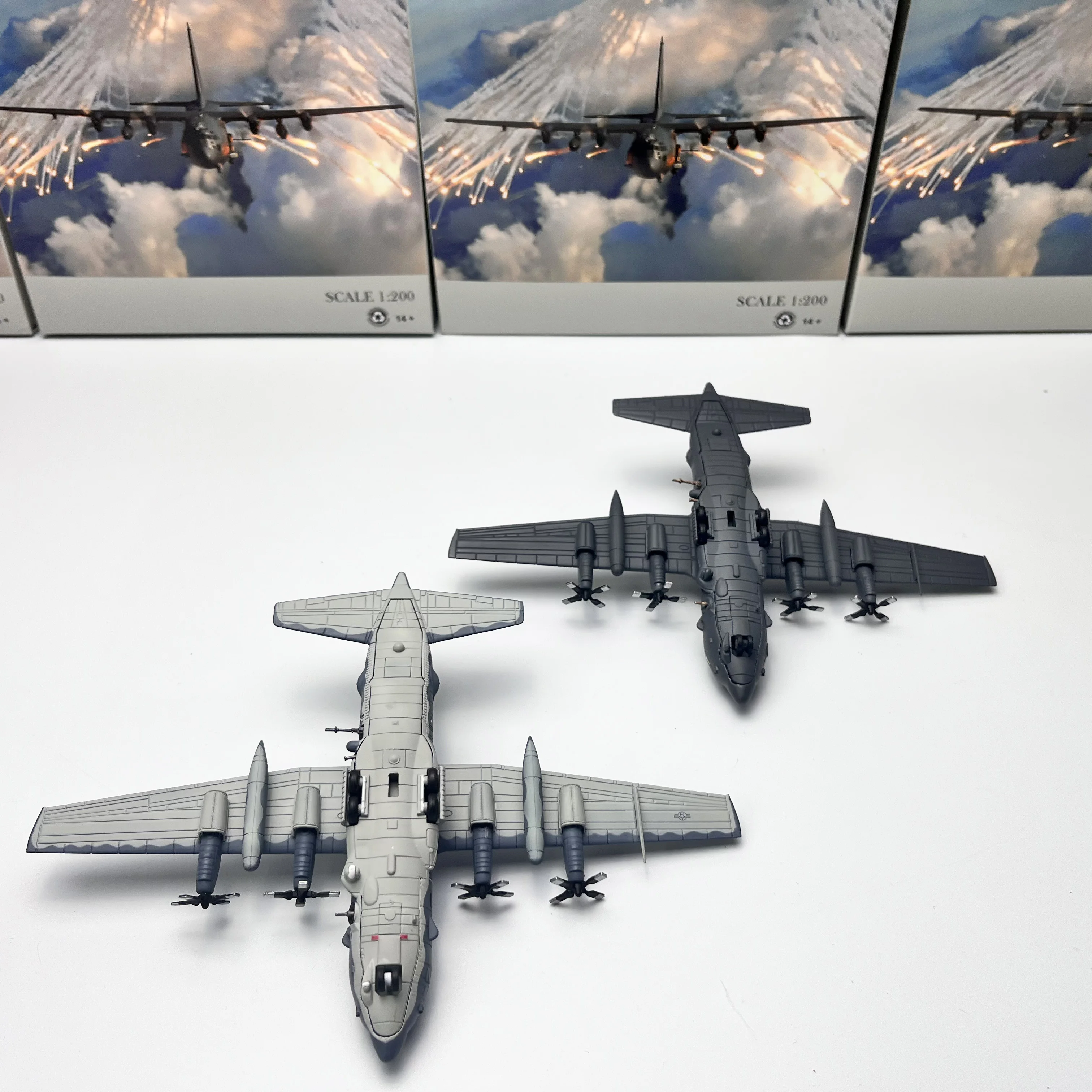 1/200 مقياس AC-130 الجوي قارب البندقية هجوم الطائرات AC130 لعبة مجسمة المشجعين الكبار تحصيل الهدايا تذكارية العرض