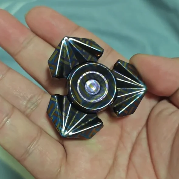 Used EDC Yibai EDC woven pattern Timascus cross bone thick style fidget spinner metal decompression toy