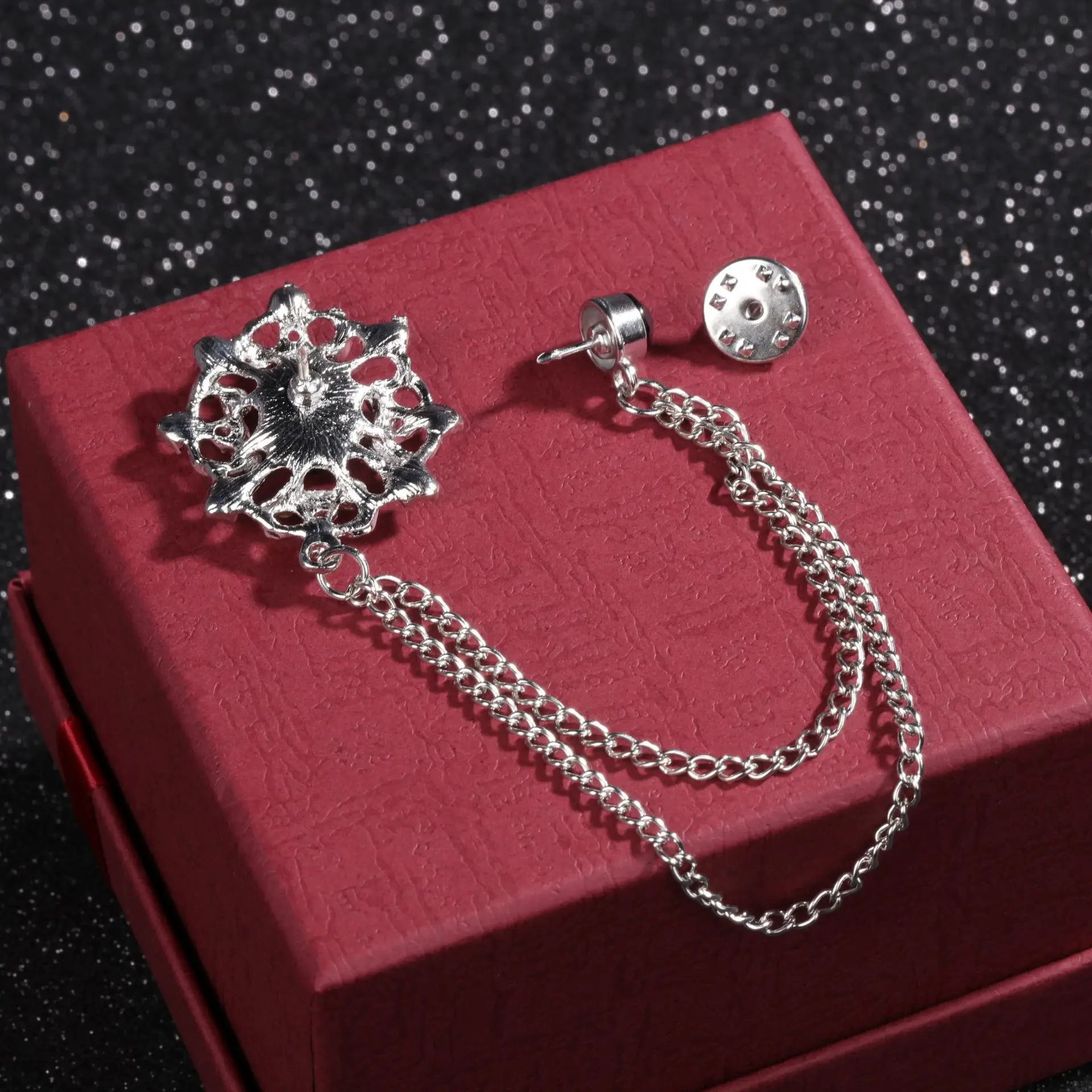 SKEDS Fashion Rhinestone Men Classic Chain Brooches Suit Jewelry Vintage Crystal Decoration Banquet Brooch Badges Pin Corsage