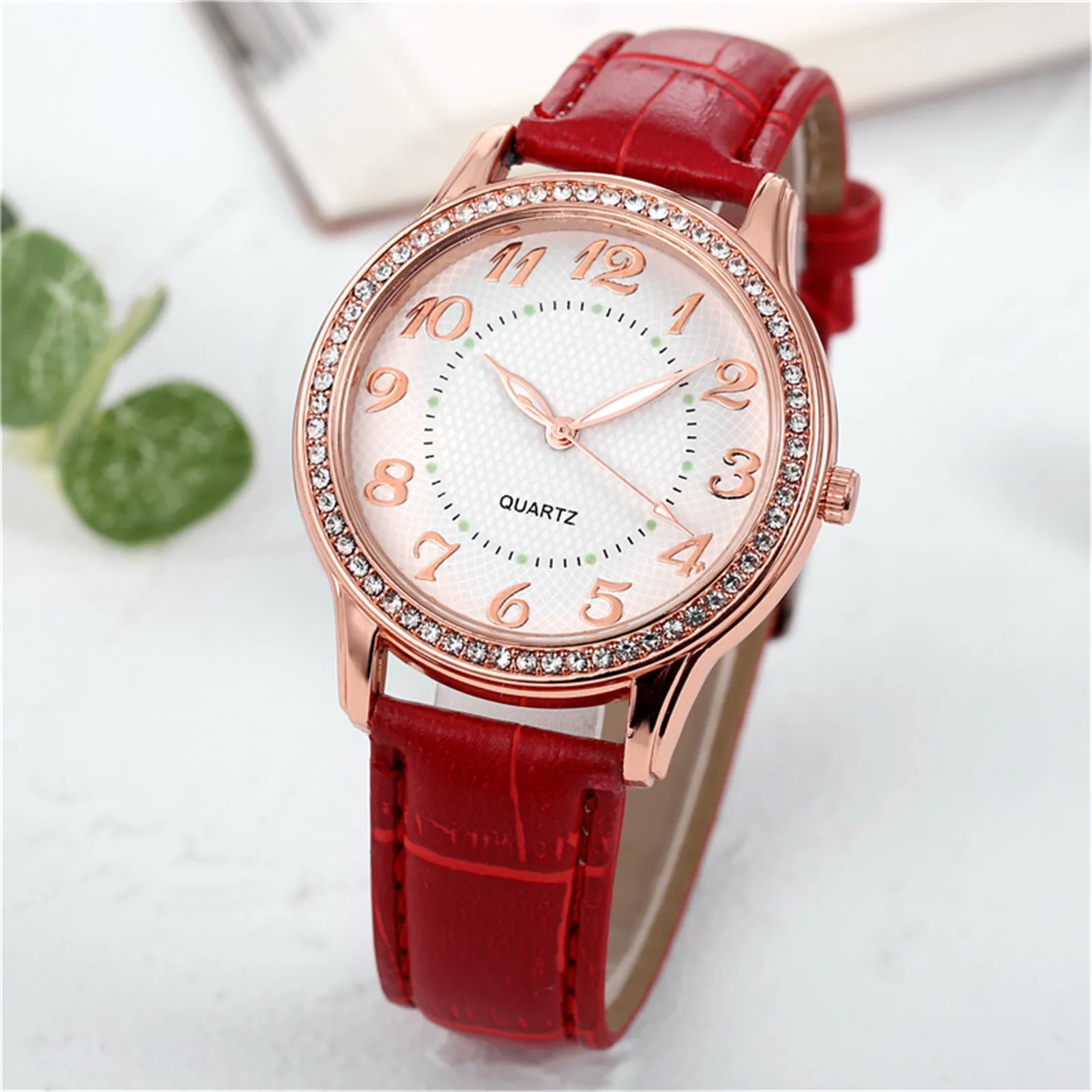 Ladies Quartz Wrist Watch Bracelet Set Reloj Mujer Ladies Diamond Casual Watch Fashion Belt Watch Ashionable Women Luxury Gift