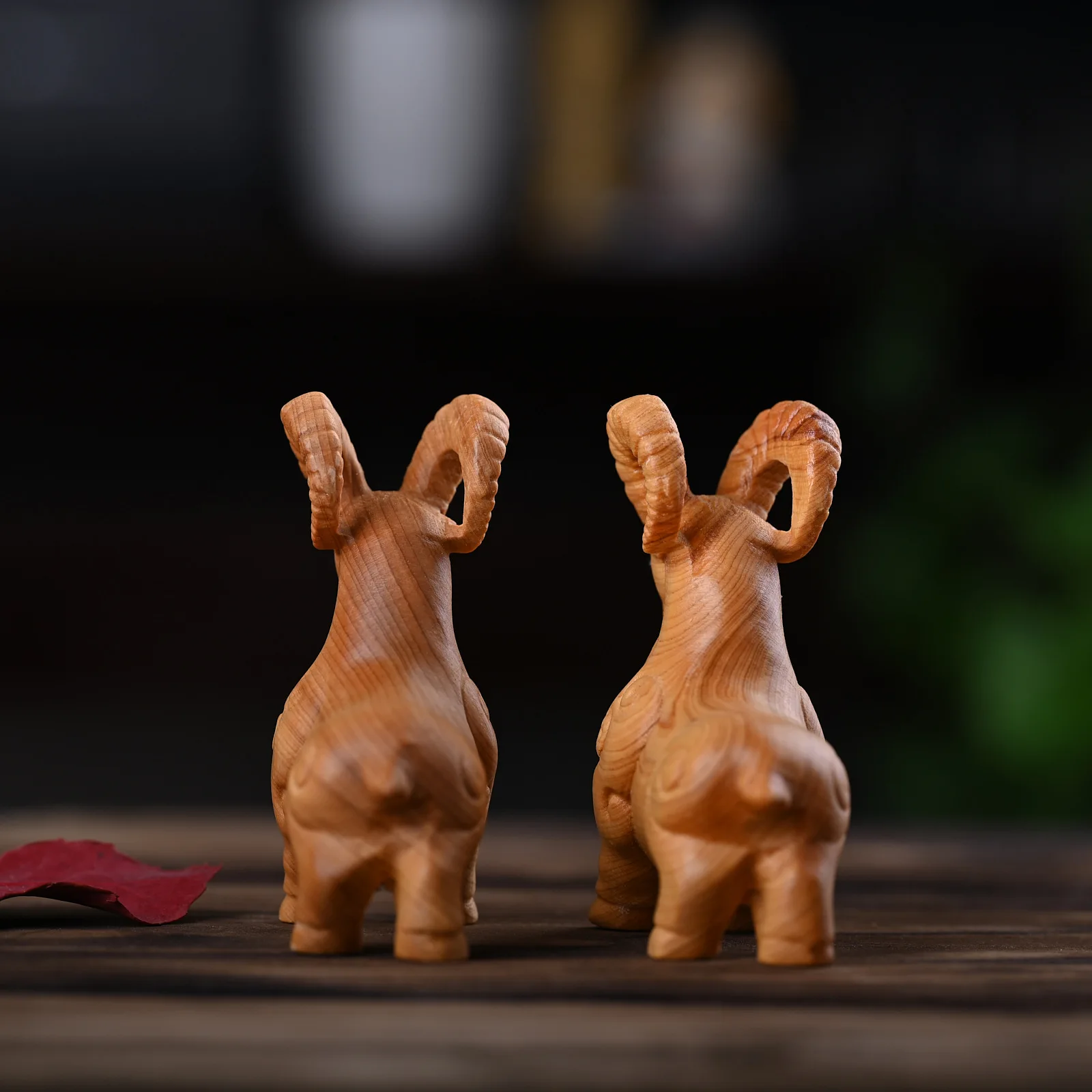 Cliff Cypress Wood Carving Zodiac Sheep Ornament Miniature things Creative Figurine Office Desktop Home Decoration gift