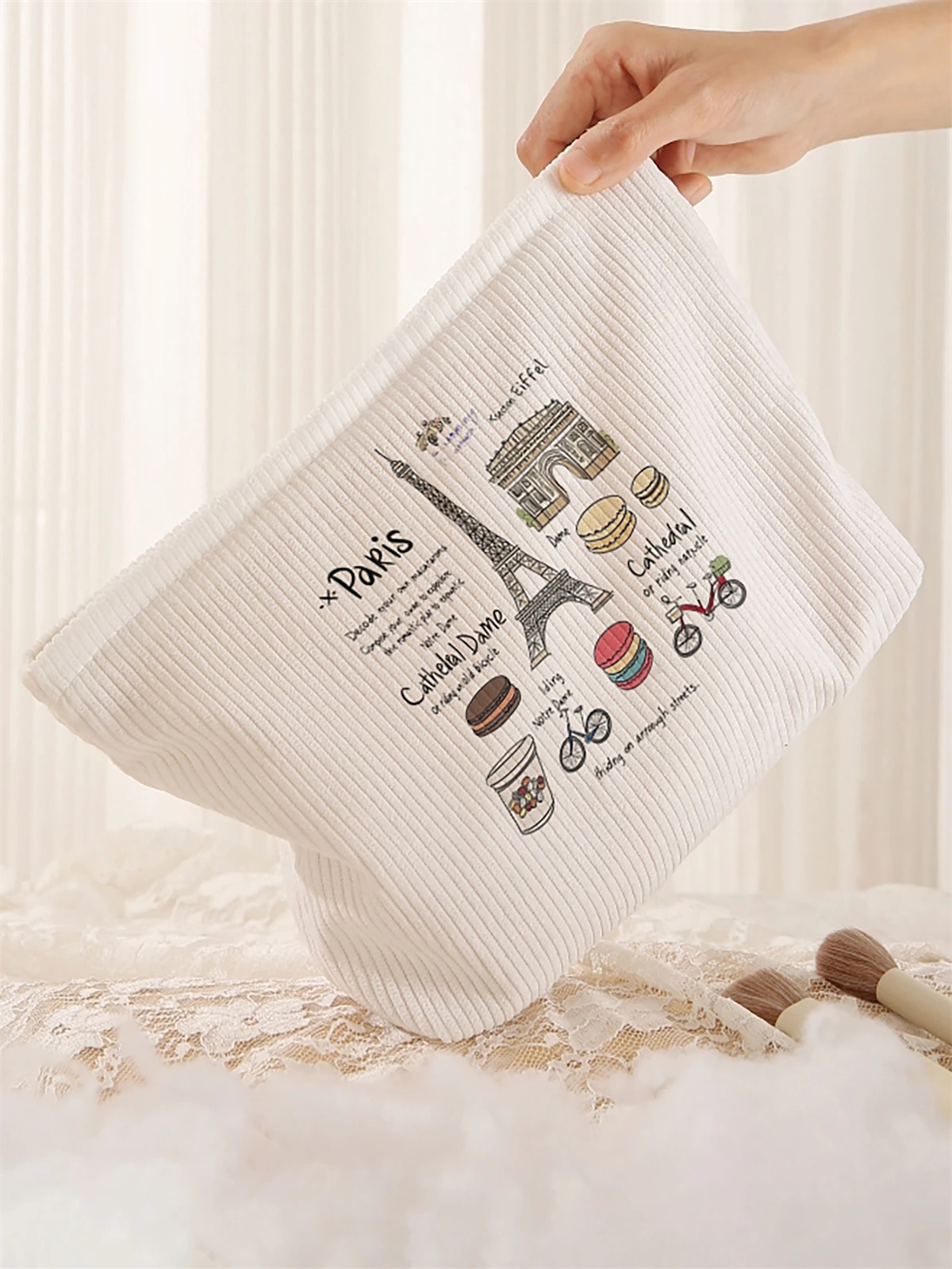 قطعة واحدة من حقيبة مكياج سروال قصير مطبوعة بنمط كرتوني، صندوق تخزين مكياج بسحاب خفيف الوزن، حقيبة متعددة الوظائف مع بطانة