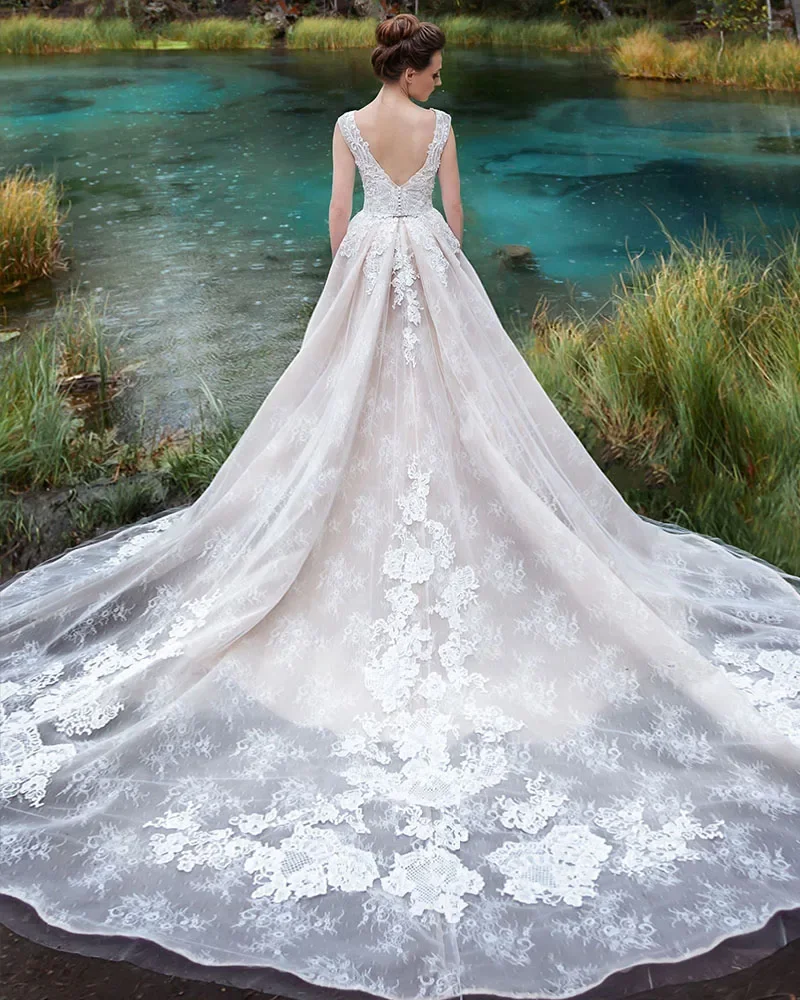 Dostosowane 2025 przyjazdów szata Mariage frezowanie aplikacje koronkowa suknia ślubna o linii A Vestidos De Novia Renda eleganckie suknie ślubne