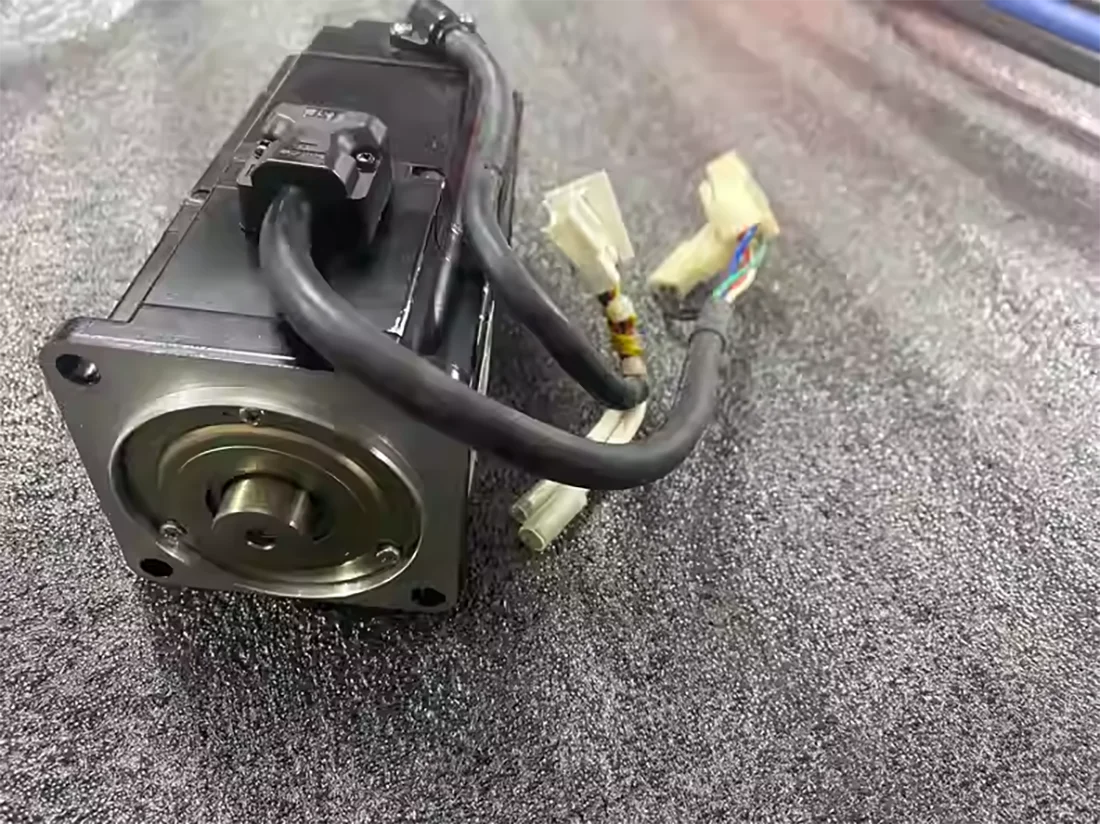 Motore SGMAV-02 ANA-YR 13