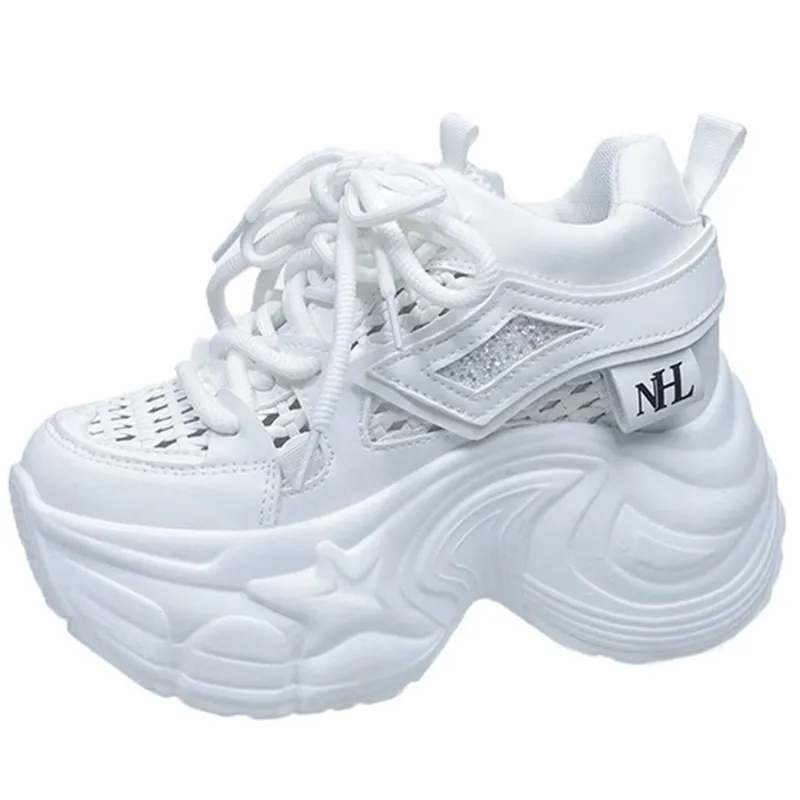 

Новые весенние женские полые кроссовки 9 см, лето 2025 года, повседневная вулканизированная обувь, дышащие сетчатые кроссовки на высокой платформе, женская обувь для папы