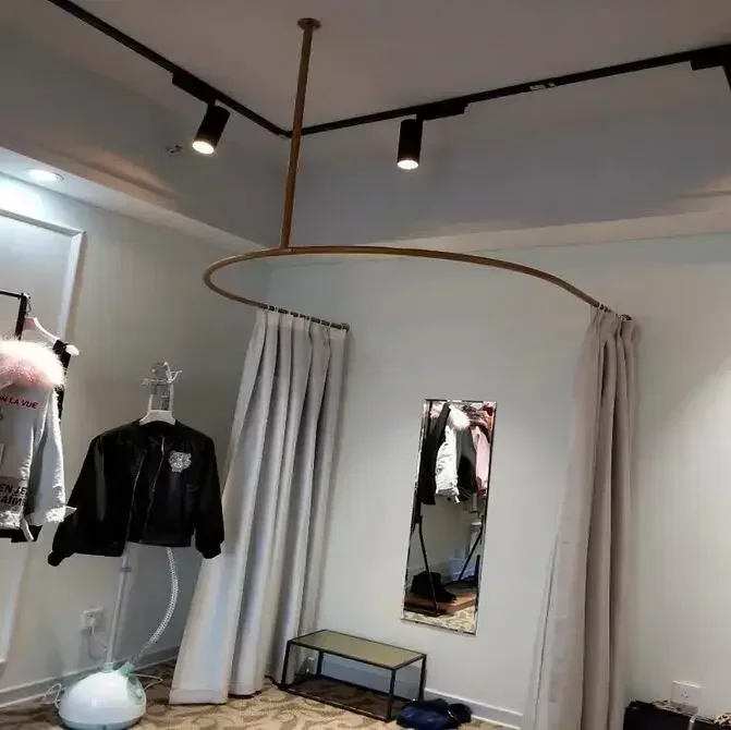 

U-shaped wedding dress store changing room fitting room