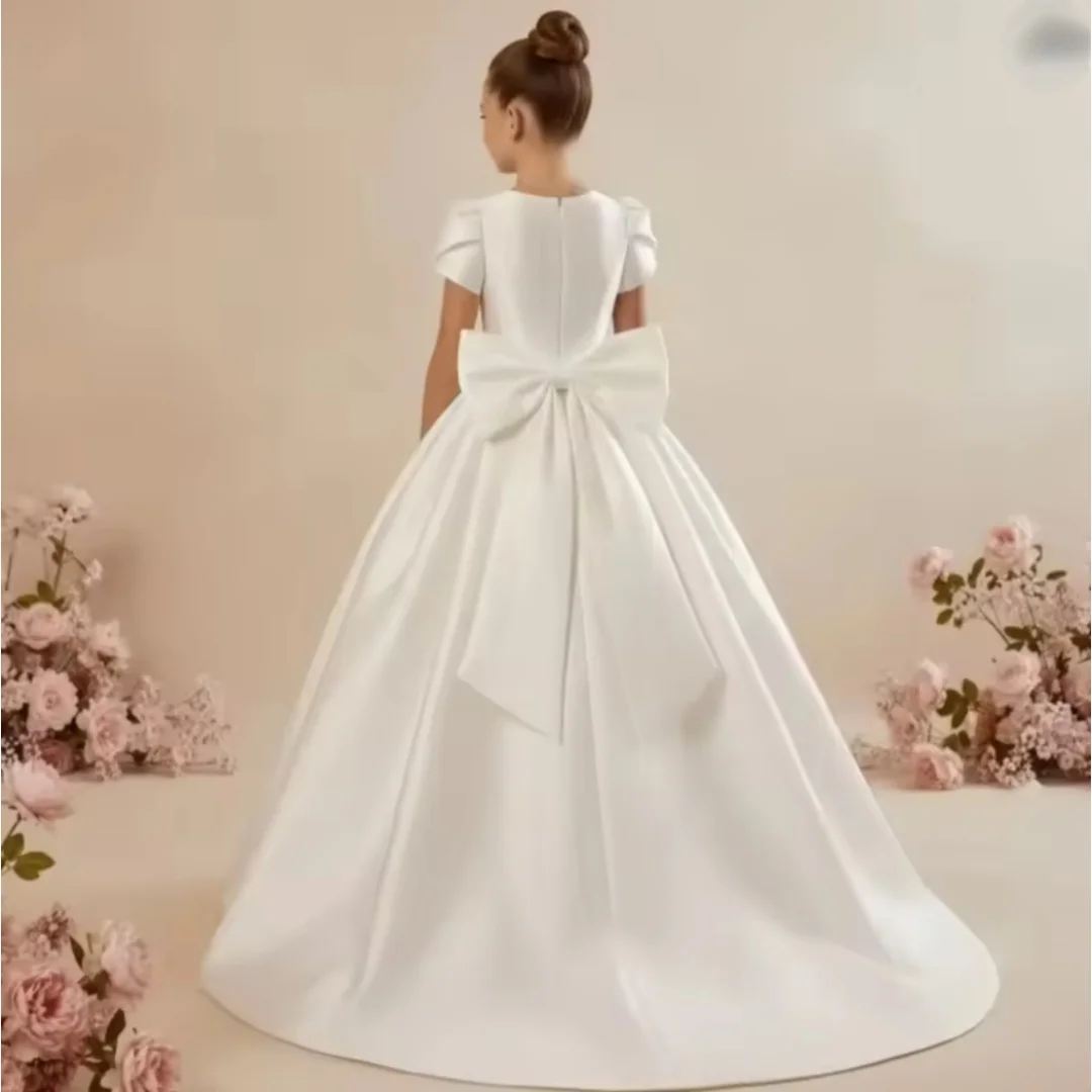 White Satin Flower Girl Dress Short Puff Sleeve Ball Gown Kids First Communion Dress With Train Formal Pageant Party Gown