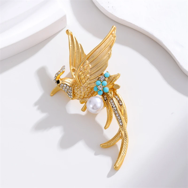 Exquisite Solid Gold Color Flying Phoenix Brooch Rhinestone Pearl Mythical Beast Design Divine Bird Brooches Suit Coat Lapel Pin