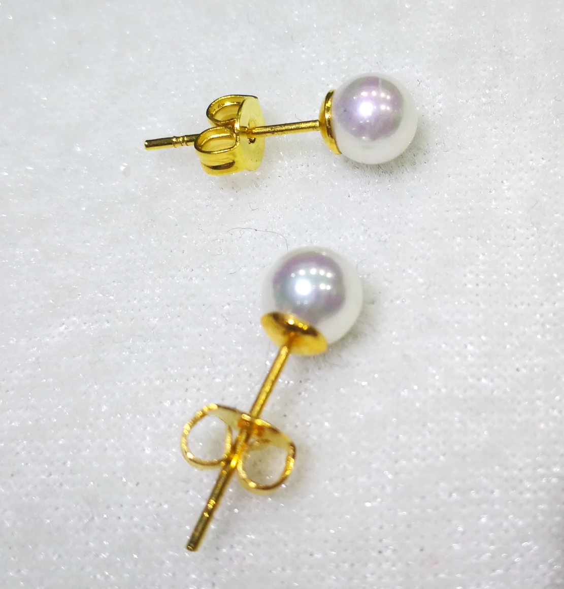 

Small Size 6mm white Natural South Sea Shell Pearl Stud Earrings