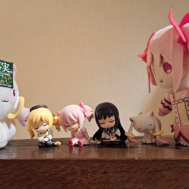 

В наличии оригинальная игрушка-инкубатор Takara Tomy Puella Magi Madoka Magica Kaname Madoka Akemi Homura Tomoe Mami, коллекционная модель