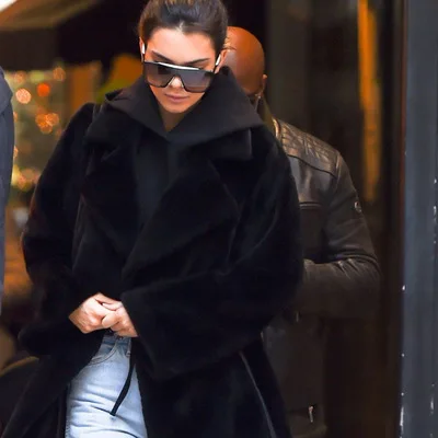 معطف دافئ من القطيفة على الطراز الأوروبي والأمريكي مستوحى من تصميم Kendall Jenna لملابس خارجية عصرية للخريف والشتاء