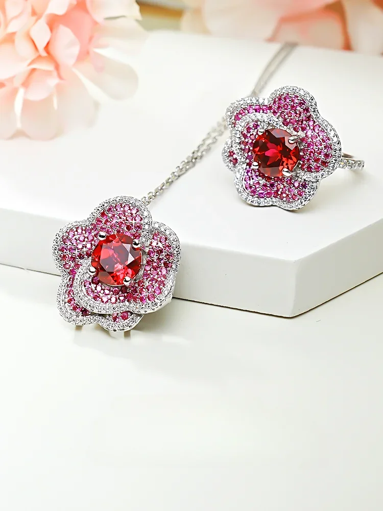 Exquisite Fashion Color Treasure Flower 925 Pure Silver Necklace with High Carbon Diamond Inlaid, niche retro high-end feeling