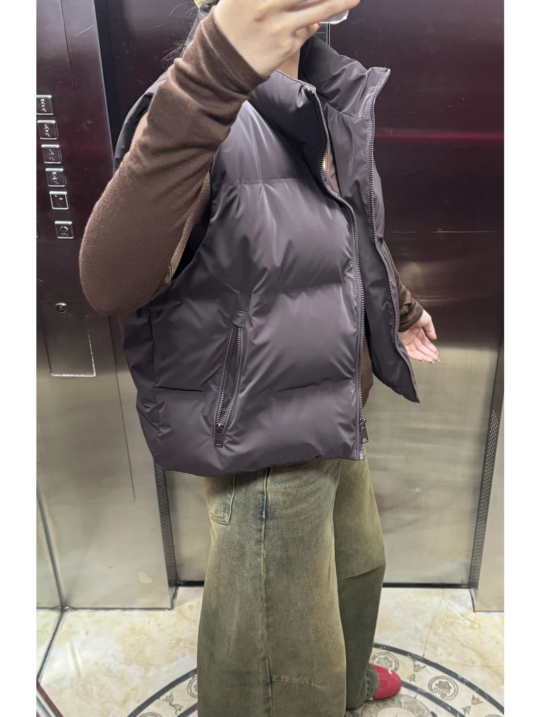 

Коричневый утепленный хлопковый жилет с воротником-стойкой для женщин, осенняя новинка 2025 года, теплая верхняя одежда для многослойных образов