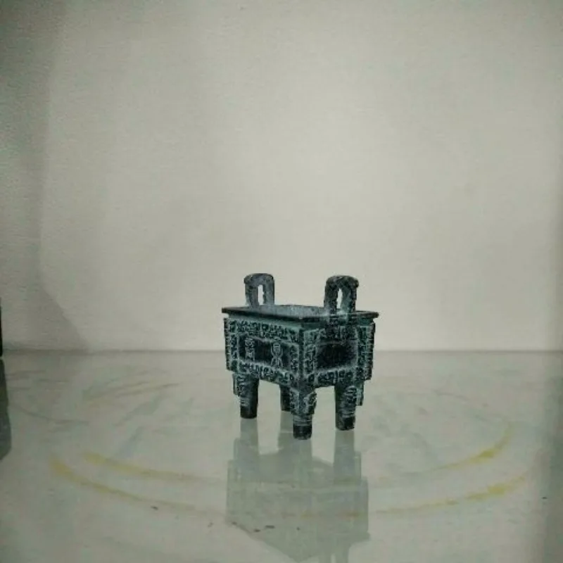 Retro Small square tripod Ornament Decoration Tea Pet Figurines Desk Decor Accessories