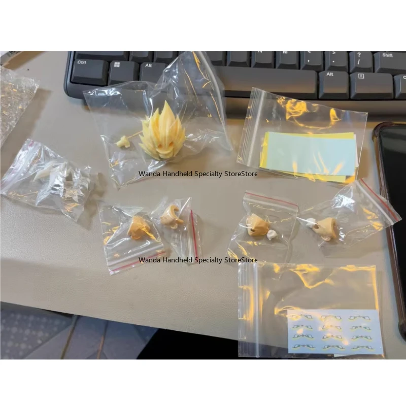 

Original Dragon Ball shf Wukong blue and yellow head sculpture accessories bag One Piece Kamen Rider Ornaments Toy