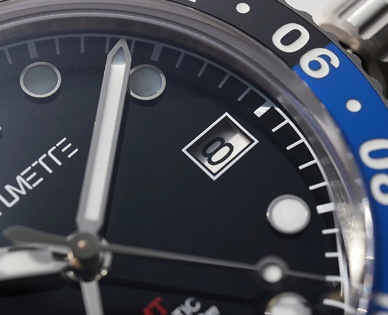 SCUTUMETTE T062 Auto GMT Herrenuhr Dual Time Zweifarbige Keramiklünette Leuchtend im Dunkeln Tägliches Globales Reisen Outdoor 200M Schwimmfestes Gummiarmband – Detail 8