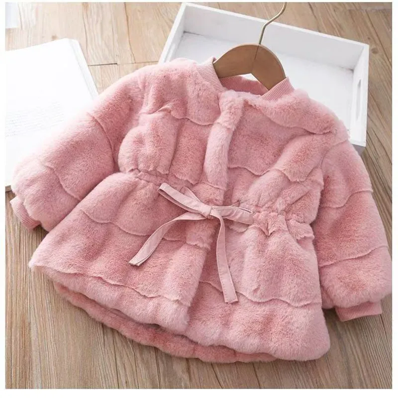 

2026 Girls' Faux Fur Coat - Stylish Baby Wool Sweater Children's Bow-Tie Cotton Jacket Autumn And Winter Thickened Coat Trendy