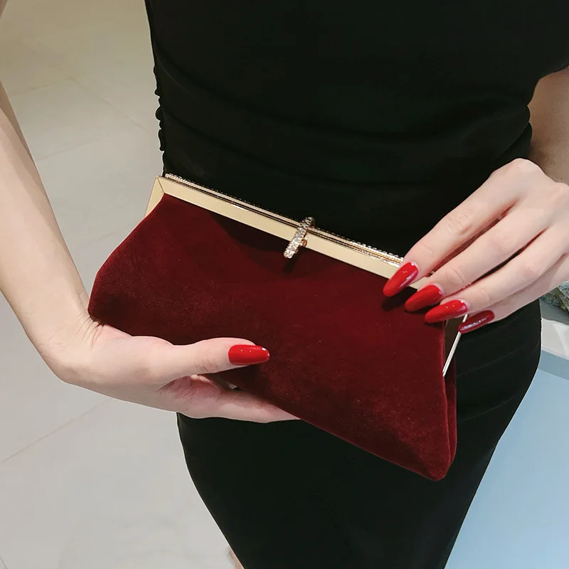 

Retro Elegant Red Velvet Evening Bag For Women Fashion Temperament Small Clutches Handbag Wedding Party Chain Shoulder Bag Purse