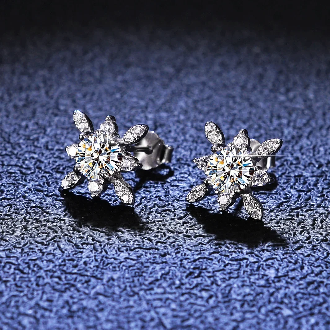 

Fine Women Jewelry S925 Sterling Silver Flower Star Light Queen Mosan Diamond Stud Earrings