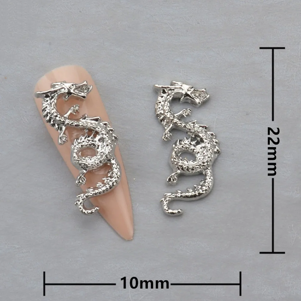 10 adet 3D alaşım zodyak ejderha Nail Art Charms lüks altın gümüş Metal manikür İpuçları takı süslemeleri tırnak parçaları aksesuarları