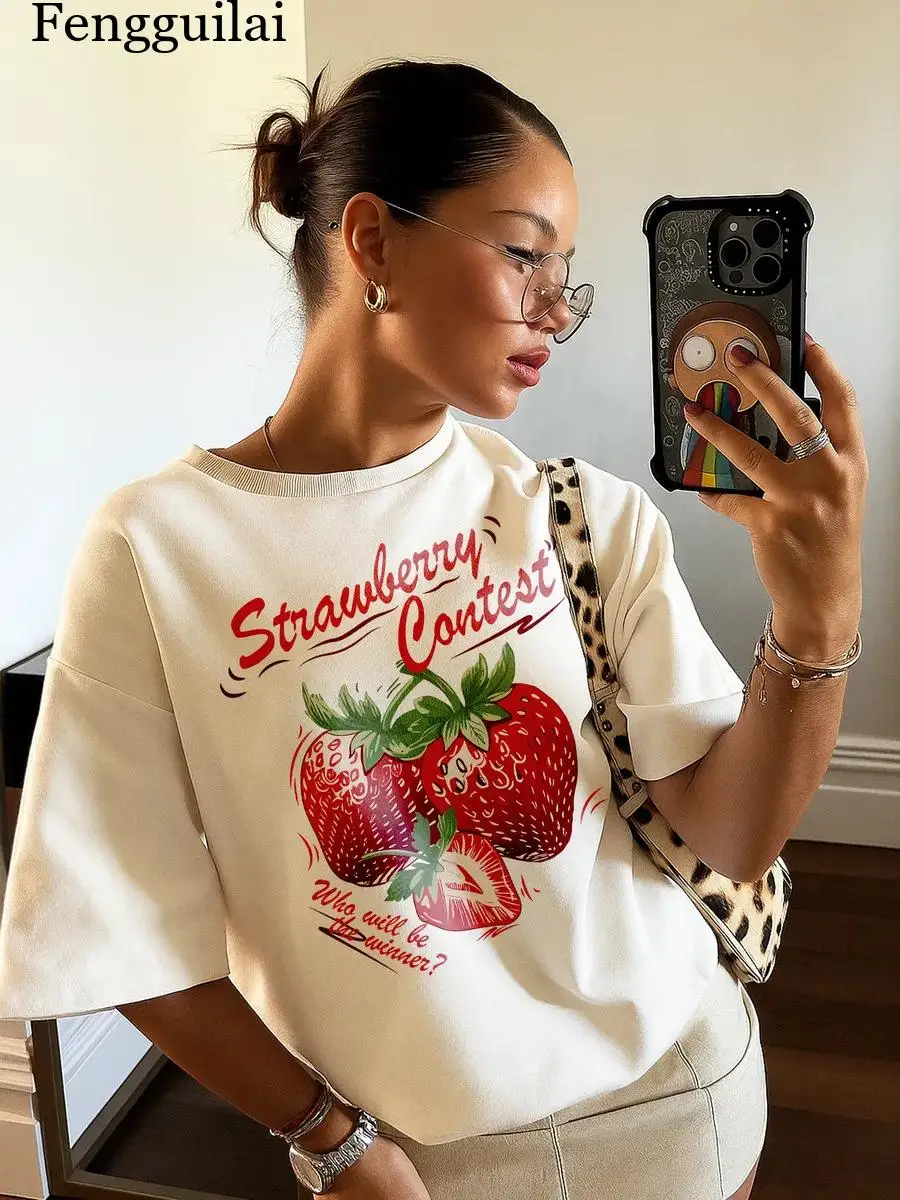 2026Sweet girly design strawberry print slimming top