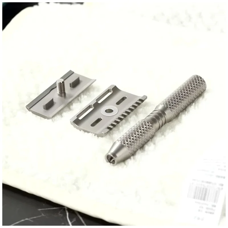 High Quality Professional Face Clearance Tool Men's Ghost 90DC Cross Grain Pattern Titanium Light Weight Safety Razor YAQI New