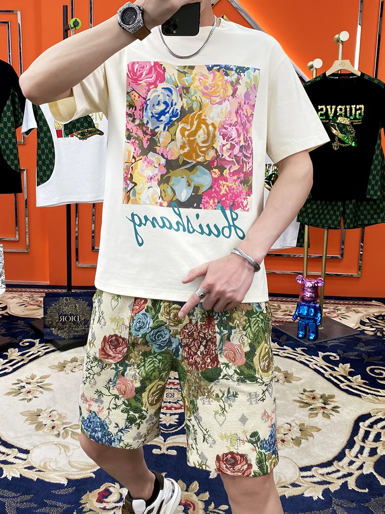 

Модный летний мужской комплект: футболка с принтом и шорты до колен, свободный повседневный спортивный костюм для молодежи