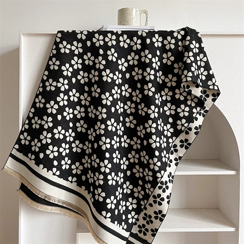 

New Korean Version Versatile Fashion Black and White Cashmere Student Warm Scarf Winter Scarf