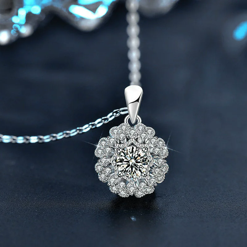 

S925 pure silver women's necklace gold-plated moissanite round European and American popular fashion jewelry party accessories