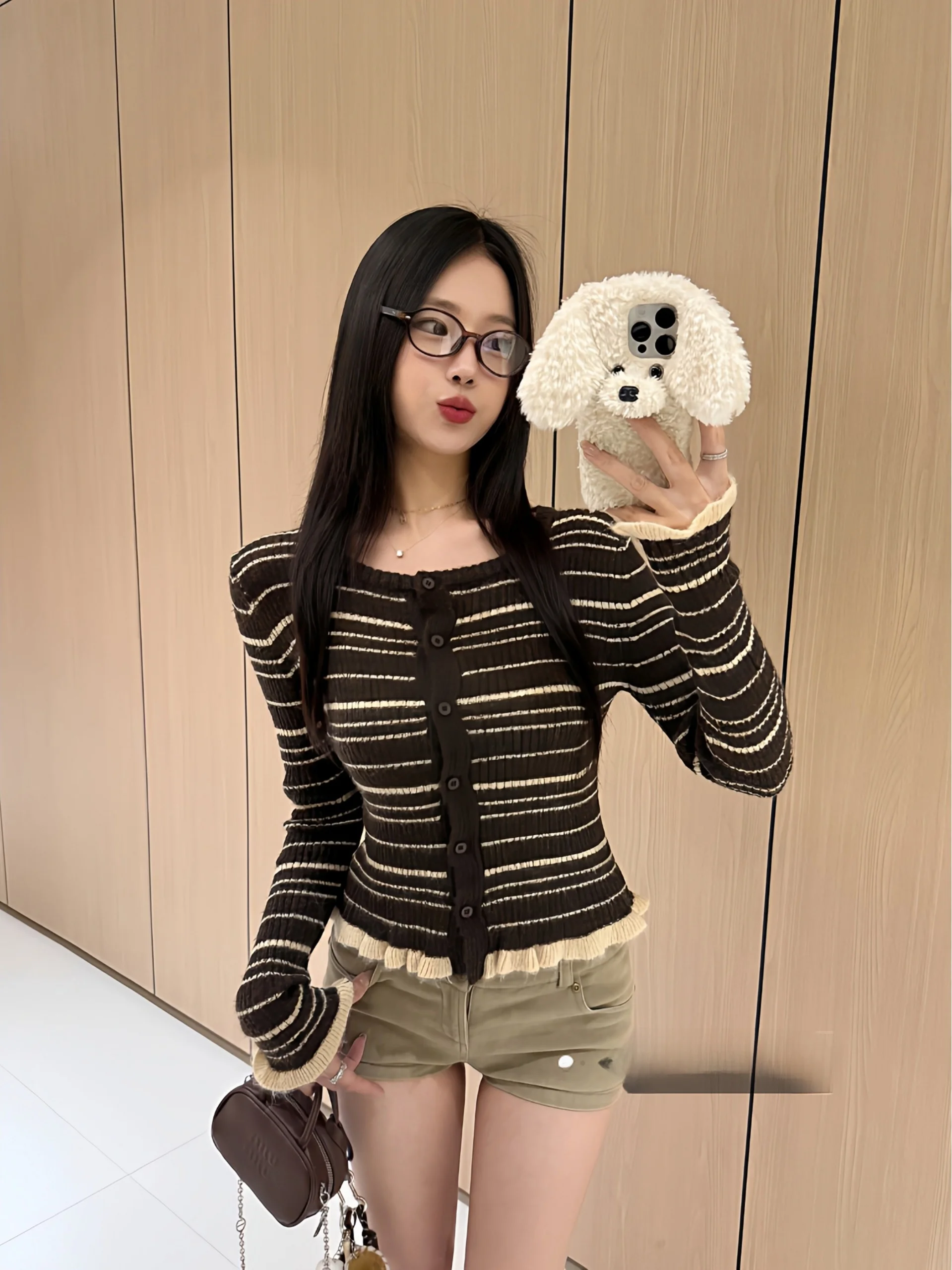 

Chic Brown Stripe Knitted Top Women's Winter New Sle Inner Wear Base irt Design Sensation Small Trendy Faion