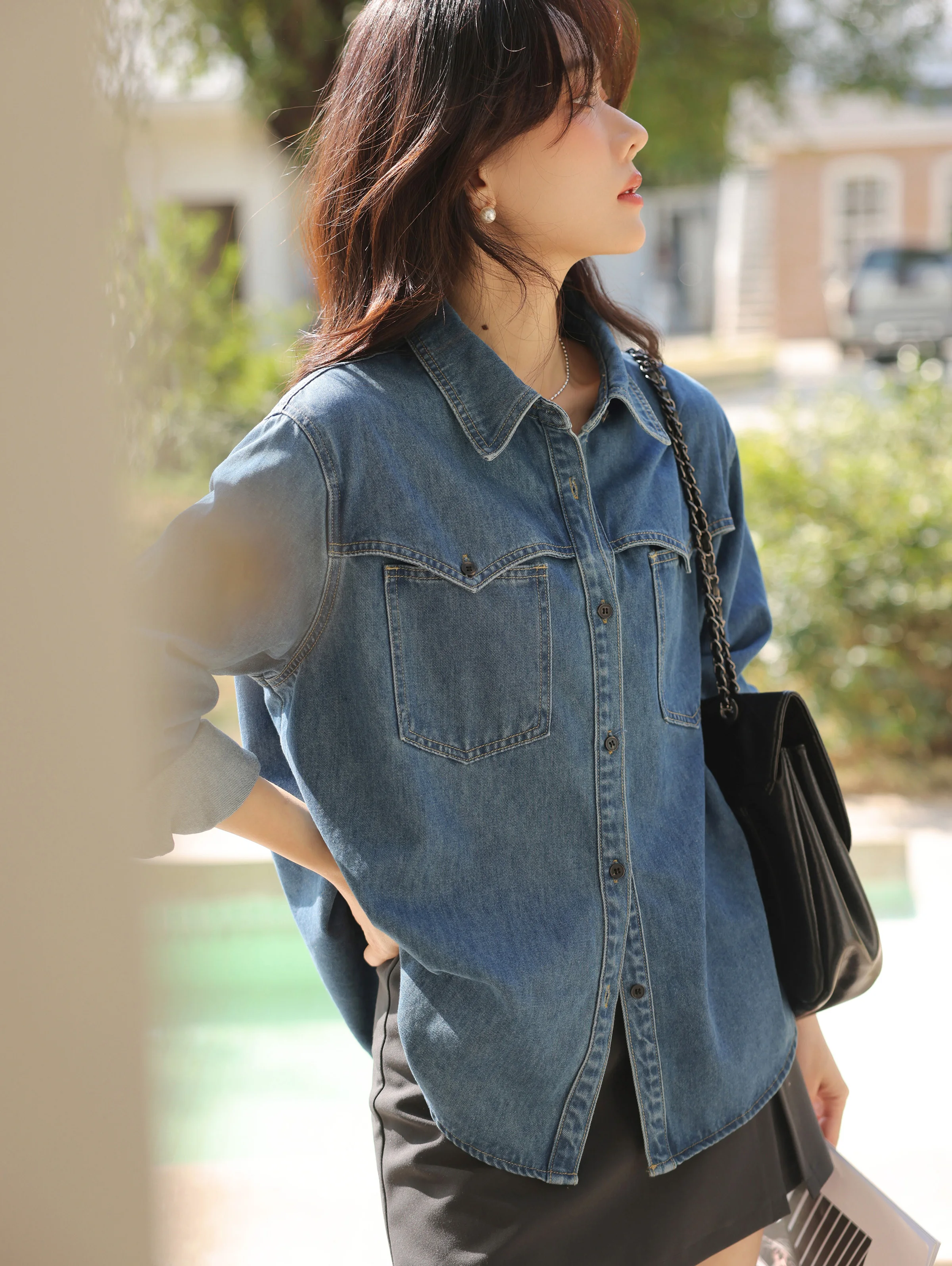 Vintage Denim Shirt Loose Casual Jacket Women Fashion Retro Blouse with Drop Shoulder Design for Spring Layering and Commuting