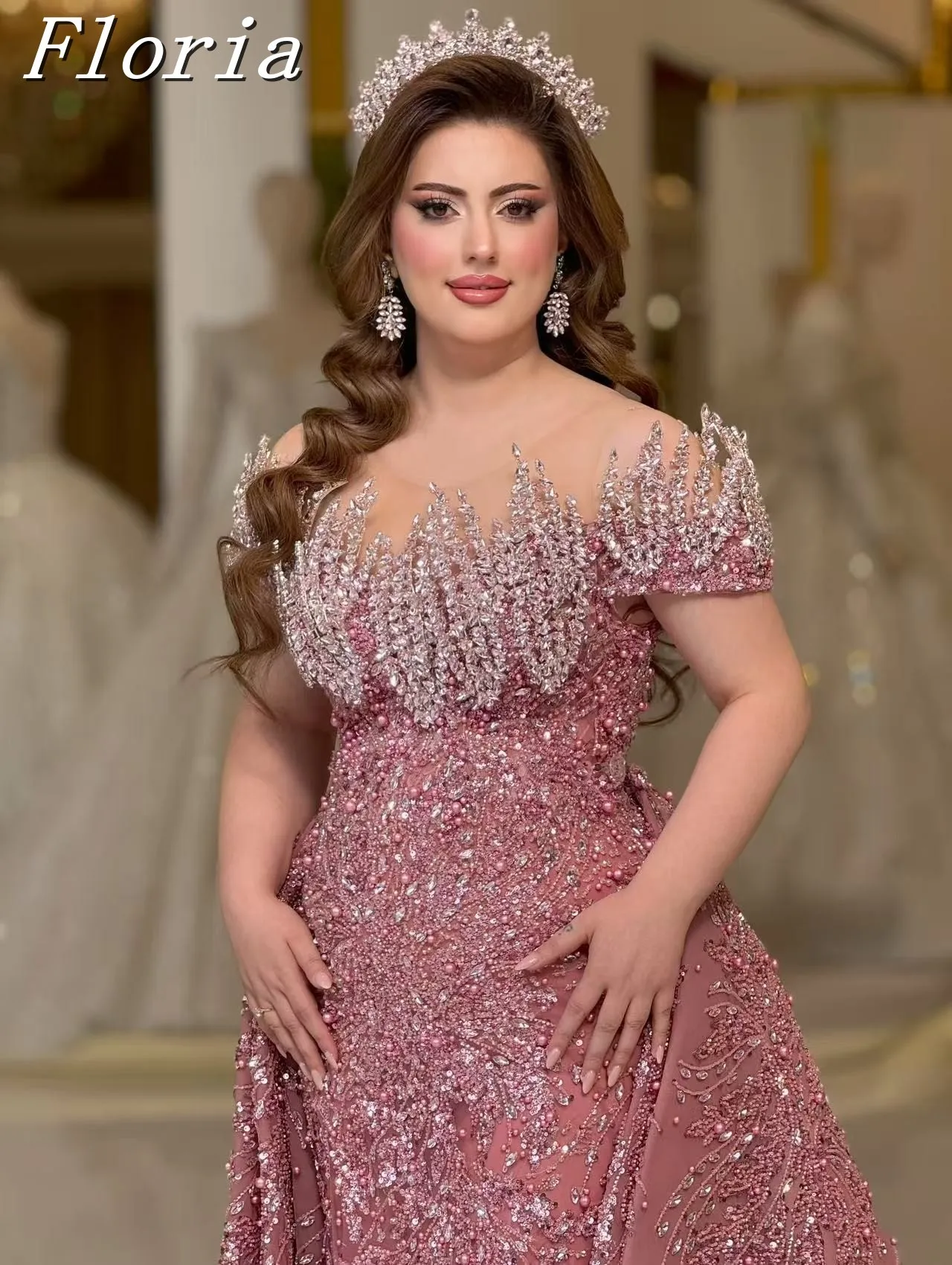 

Великолепное арабское розовое платье для выпускного вечера с кристаллами и бисером Haute Couture с открытыми плечами, свадебные платья принцессы-русалки по индивидуальному заказу