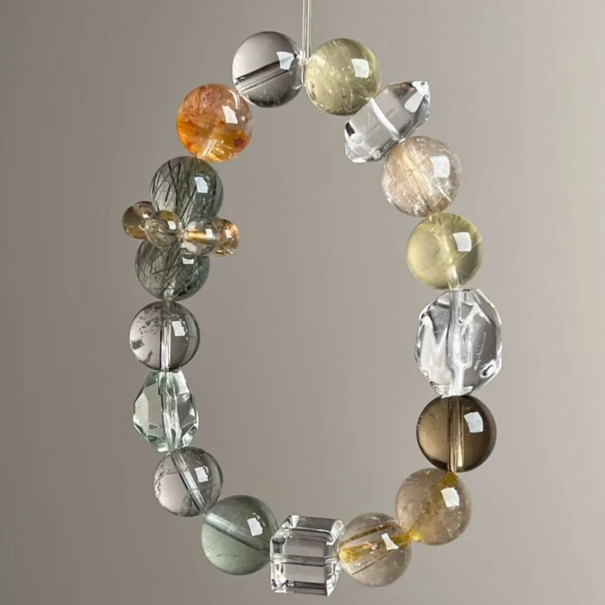 Natural Multi-treasure Crystal Bracelet, White Crystal Golden Green Hair Crystal Men's and Women's Fashion Light Luxury Bracelet