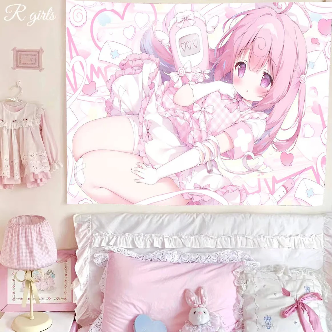 Niedlicher rosa Galgame-Anime-Wandteppich, mädchenhafte Raumdekoration, hängender Stoff, Schlafzimmerwand, Atmosphäre, Dekoration, Zubehör, Hintergrund