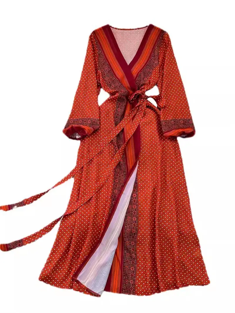 Modische Wüste rot exotisches Kleid für Frauen Frühling Sommer rot schlank V-Ausschnitt A-Linie gedruckt Strand urlaub langes Kleid z4514