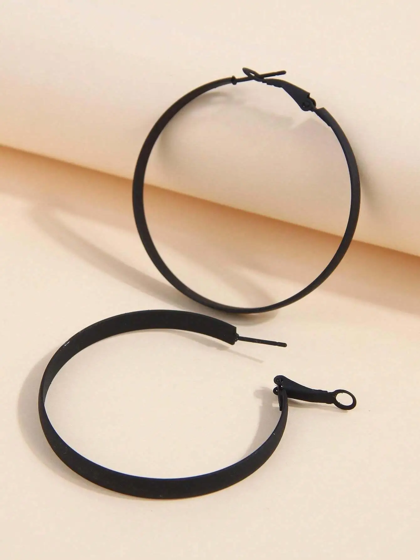 BLIJERY Trendy Fashion Black Color Big Hoop Earrings for Women Jewelry Punk Circle Earrings Basketball Brincos Femme Gift