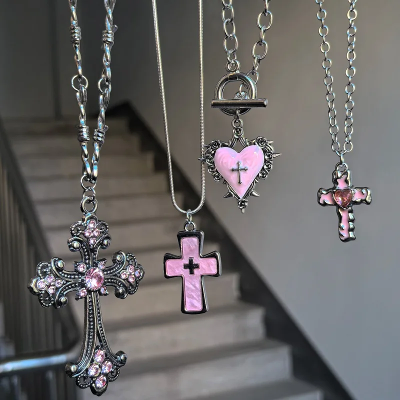 4Pcs Gothic Pink Cross Heart Necklace Set Silver Barbed Iron Wire Chain Pink Water Diamond Thorn Heart Pendant Jewelry