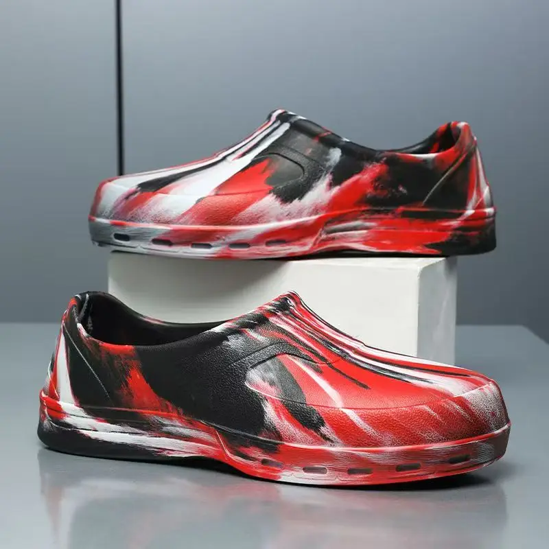 

Men's Shallow Graffiti Colored Chef Shoes Injection Molding Round Toe Non Slip Slip On Waterproof Kitchen Work Shoes Rain Shoes