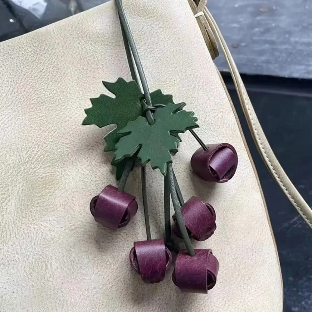 Cute Key Chain Grape Shape Leather Pendant Weave Handmade Grape-shaped Skewer Keychain Fashion Creative Pu Fruit Bag Charm Men
